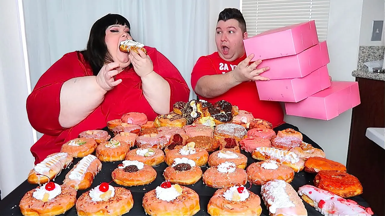 25,000 Calorie Donut Challenge With Hungry Fat Chick • MUKBANG - Lets cooks  and satisfy those buds