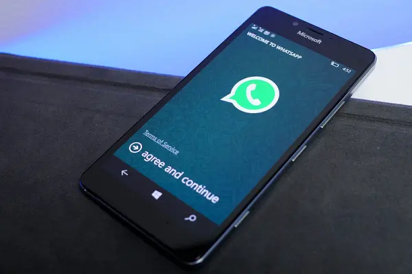 WhatsApp Hentikan Layanan di OS Lawas, Pengguna Diminta Upgrade