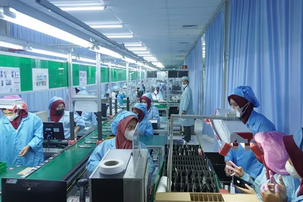 pabrik ponsel indonesia