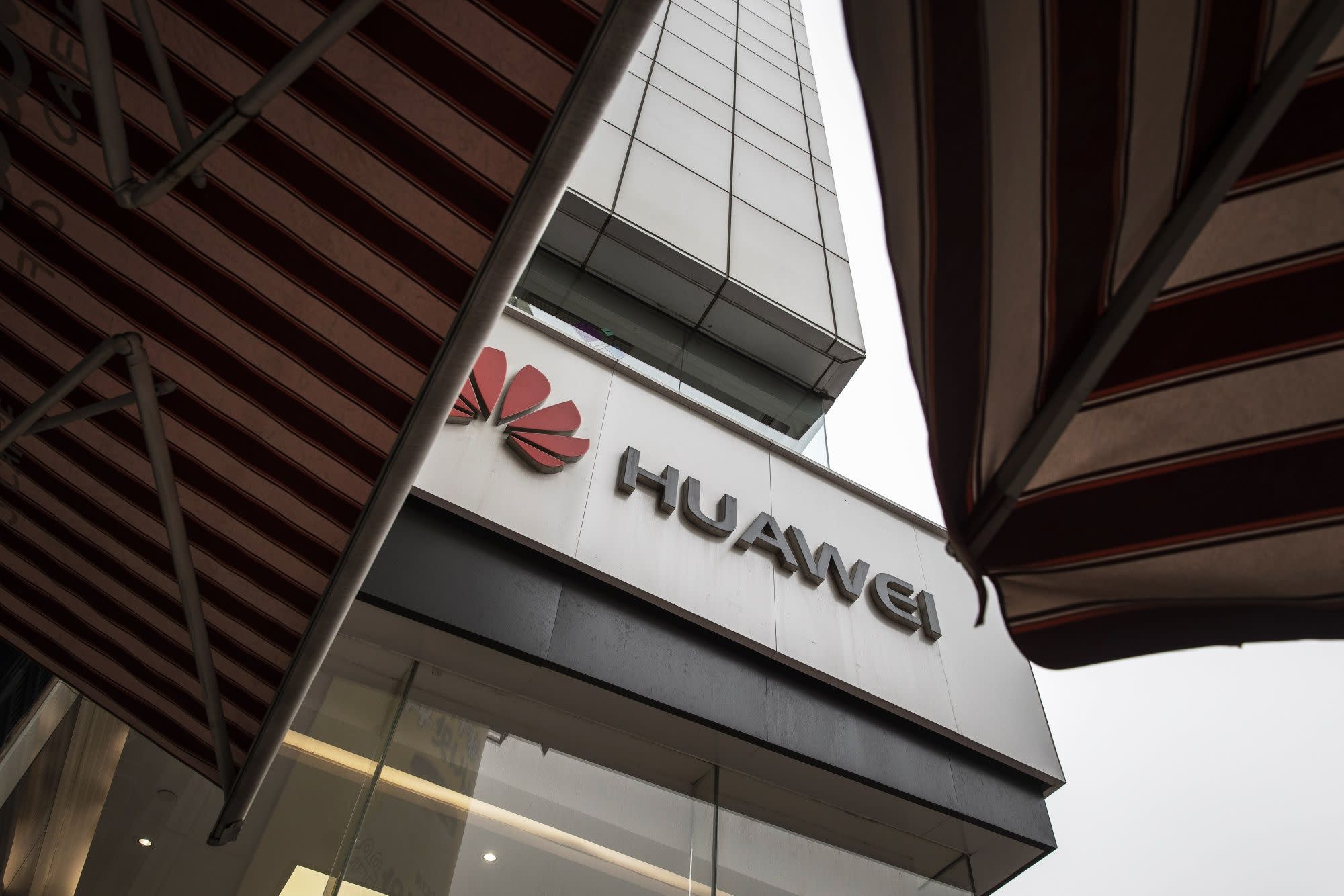  Huawei Janjikan Imbalan Besar Bagi Negara yang Menerimanya