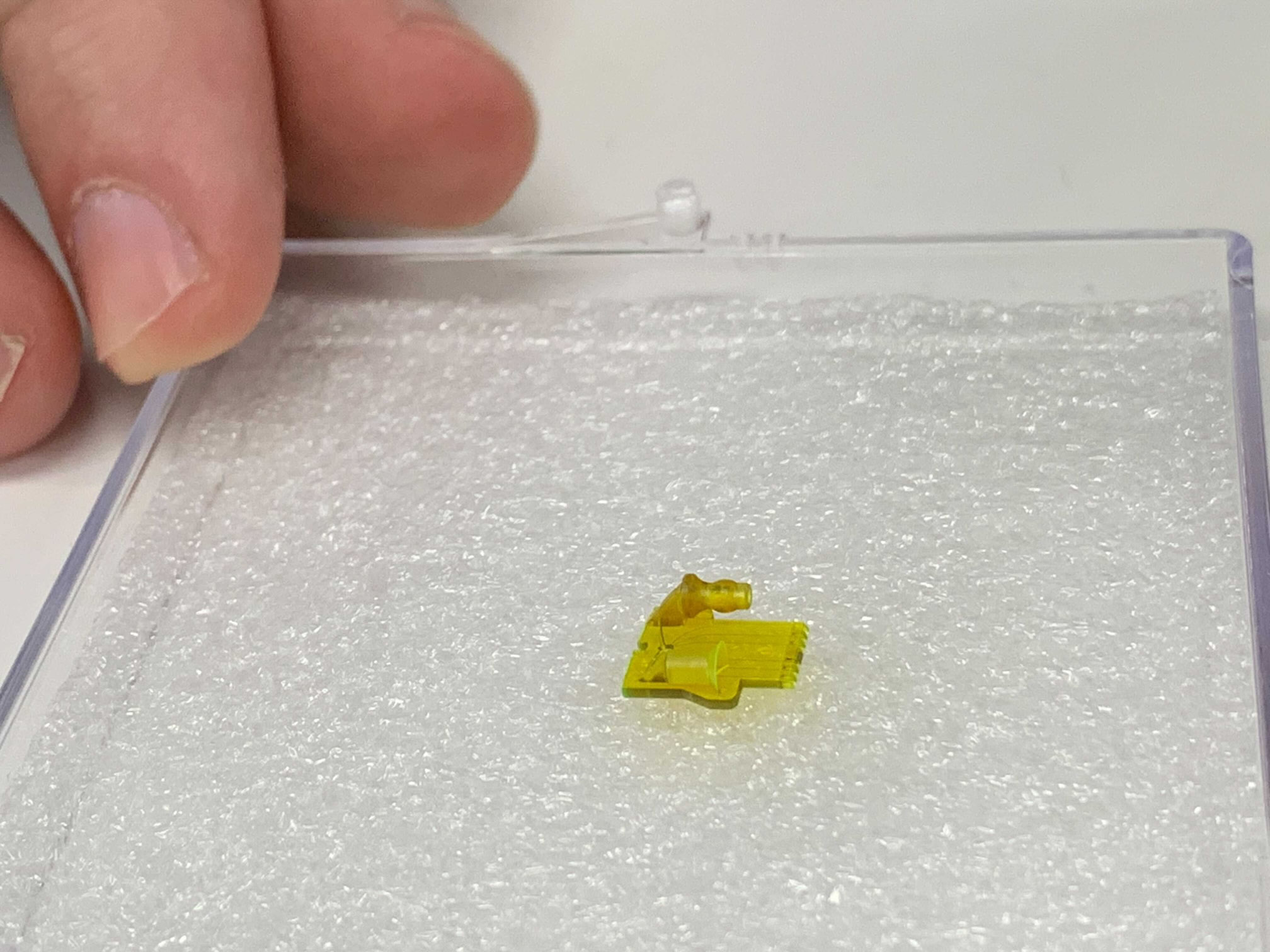 Cetakan 3D Ayunan Mikro yang diciptakan oleh Fertilis