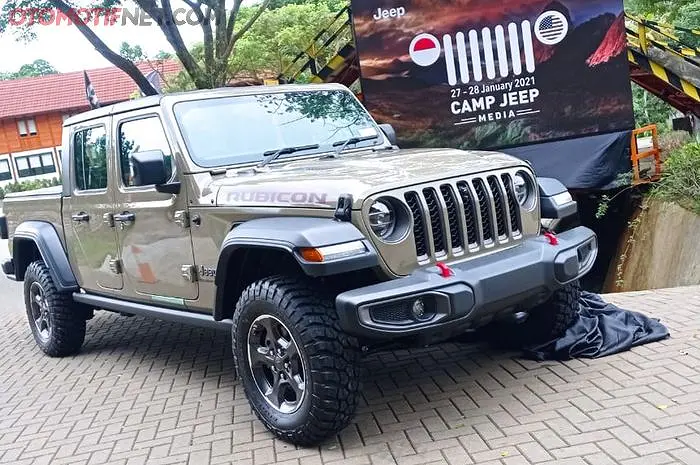 Jeep Gladiator JT Rubicon Dirilis di Indonesia Seharga Rp2 M