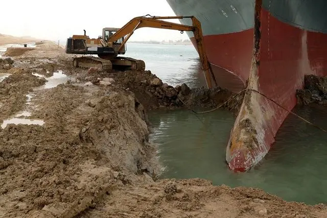 Terjebak di Terusan Suez, ini Cara Bebaskan Kapal Ever Given