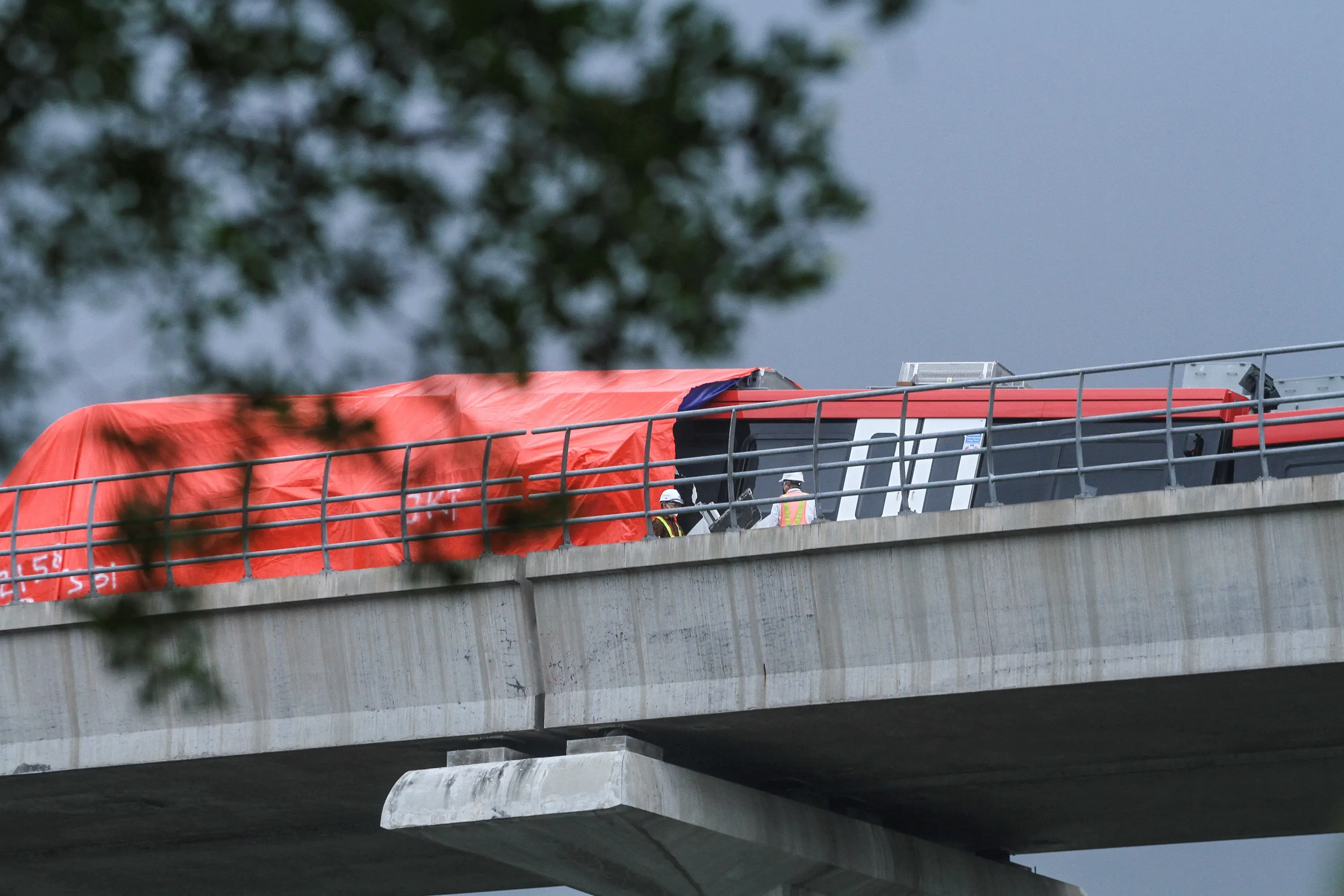 Kereta LRT Tabrakan di Cibubur, KNKT Segera Buka 'Black Box'