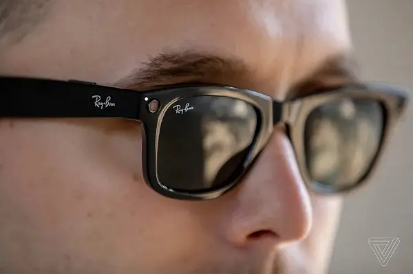 Ray-Ban Stories Kacamata Pintar Meta Mark Zuckerberg Facebook Messenger