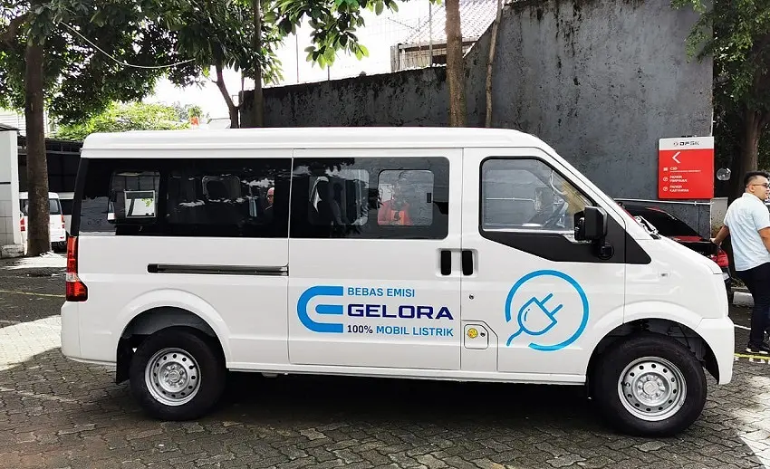 DFSK Uji Coba Mobil Listrik Gelora E Hasil Kolaborasi dengan Transjakarta