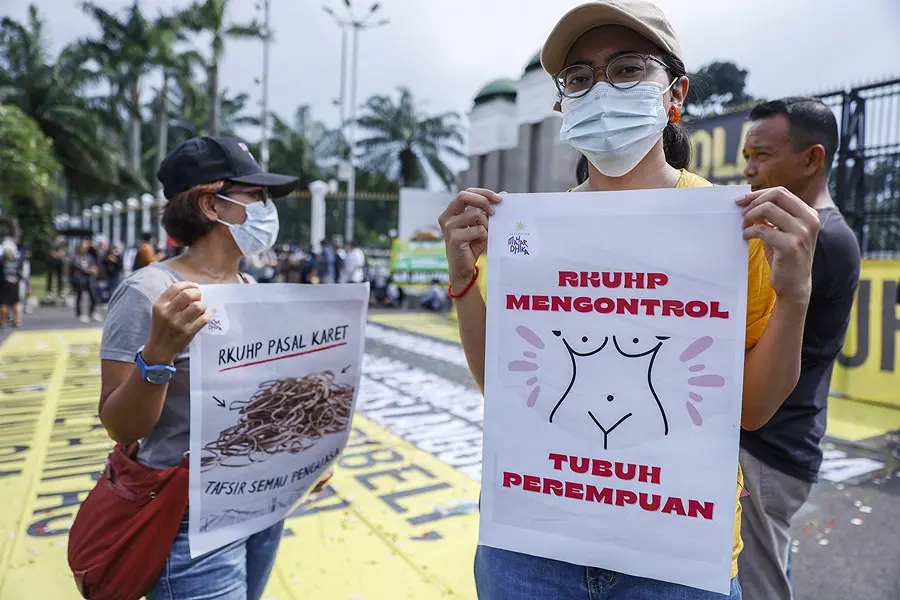 rkuhp seks di luar nikah