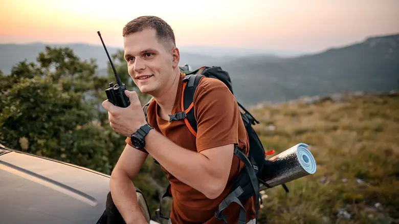 Rekomendasi walkie talkie terbaik, walkie talkie untuk hiking, walkie talkie dua arah, handy talkie terbaik, walkie talkie untuk tim