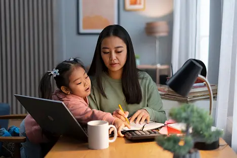 8 Tips Work from Home Lancar untuk Ibu Pekerja