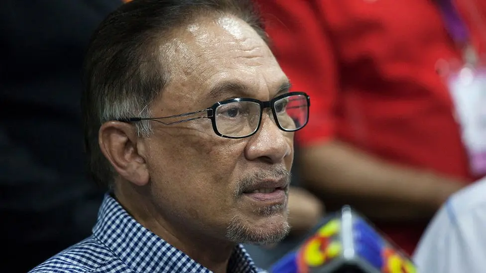 anwar ibrahim kecam instagram