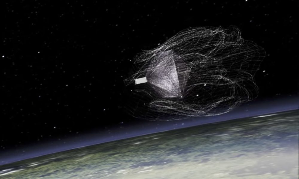 Satelit Mini Uji Coba Bersihkan Sampah Luar Angkasa  