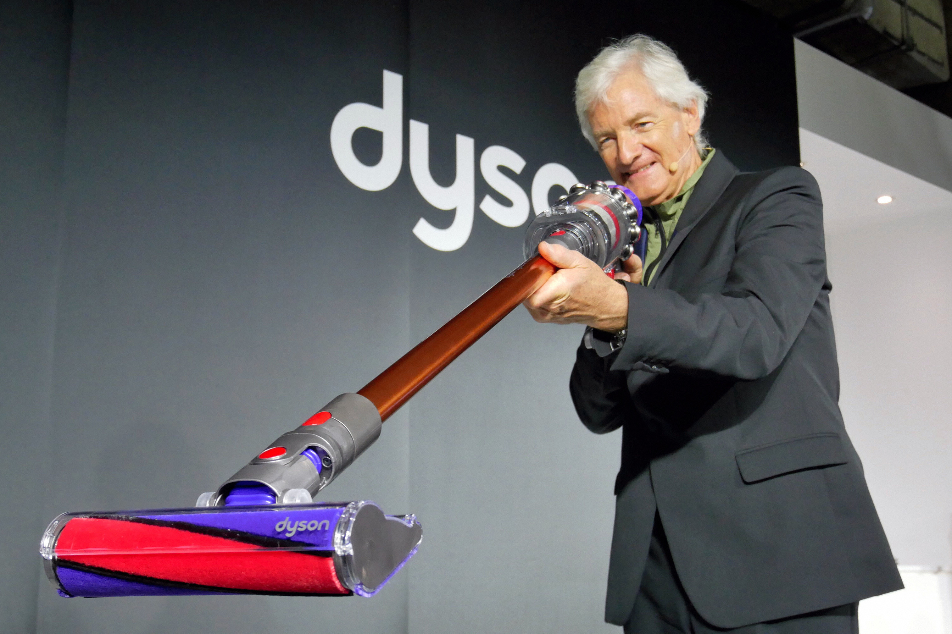 Penemu Vacuum Cleaner Modern James Dyson Jadi Orang Terkaya Inggris Teknologi 3426