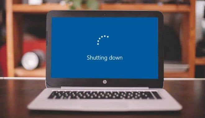 laptop turns off when closed