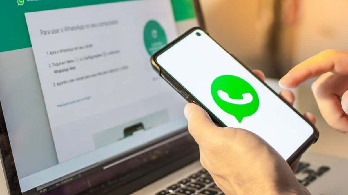 WhatsApp Uji Coba Fitur Pesan Mirip Instagram, Apa Itu? - Teknologi