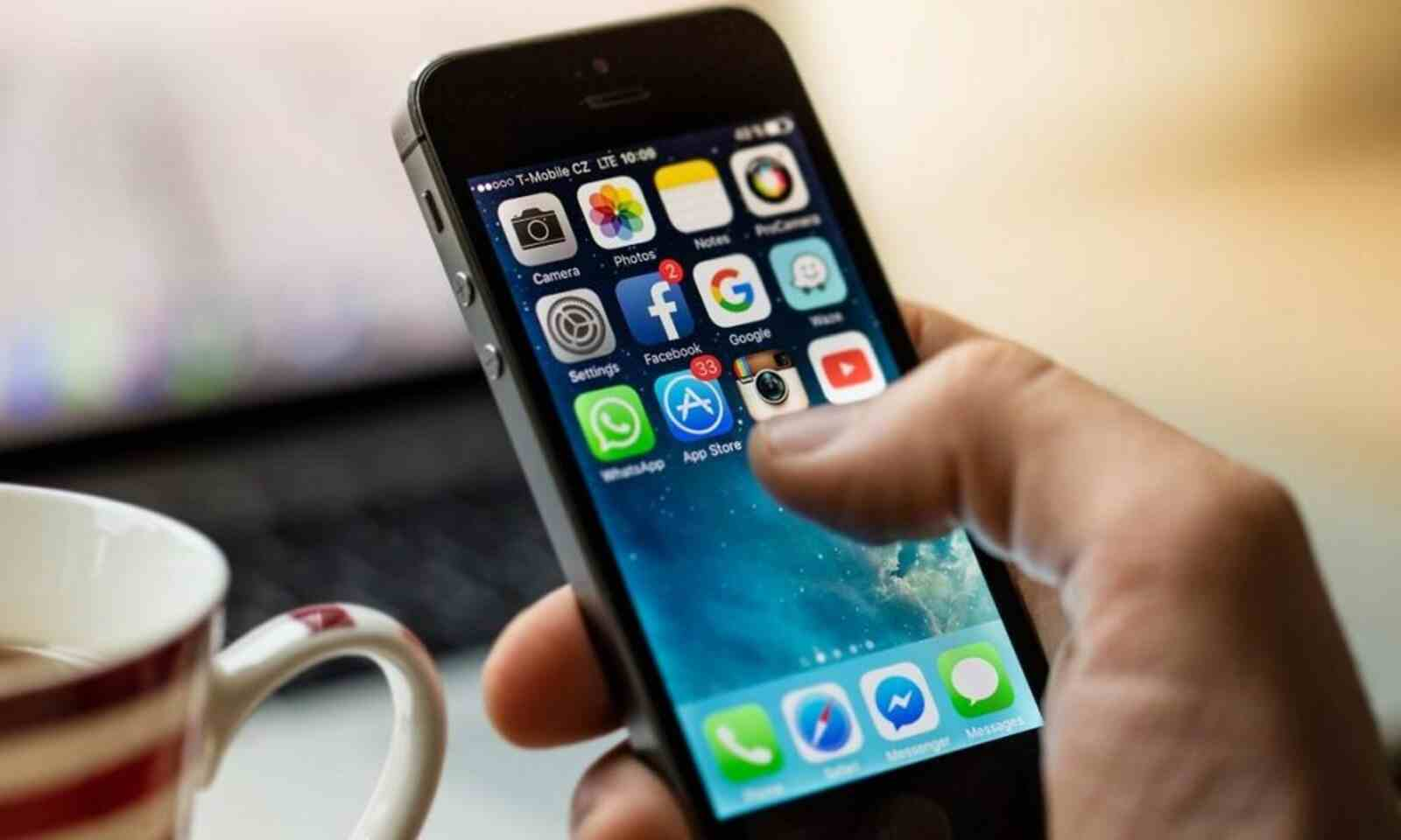 Mulai Bulan Depan iPhone ini Tak Bisa Pakai WhatsApp