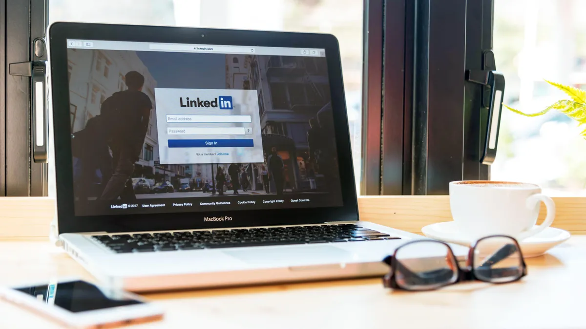 Cara Mengintip Profil LinkedIn Seseorang Tanpa Ketahuan