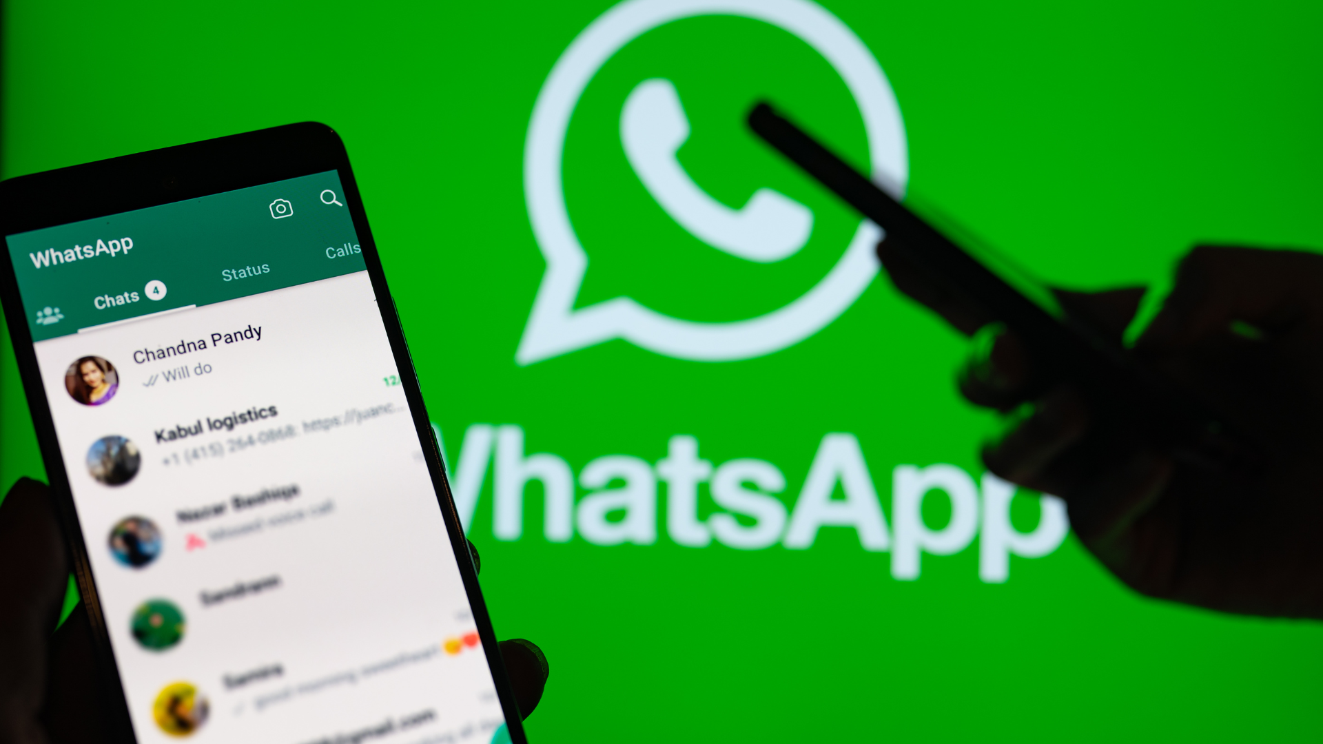 Tolak Undangan Grup WhatsApp Tak Dikenal dengan Fitur Context Card