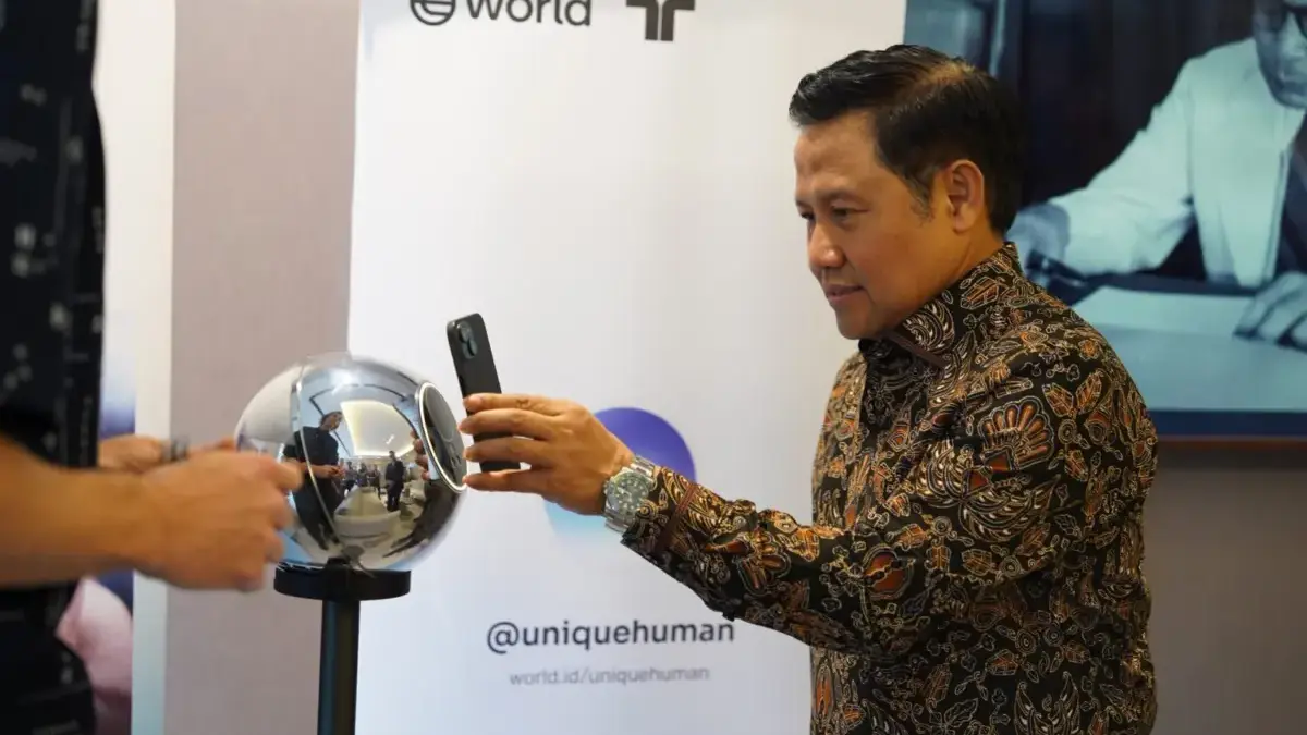Kominfo Bekukan Sementara Layanan Worldcoin dan WorldID