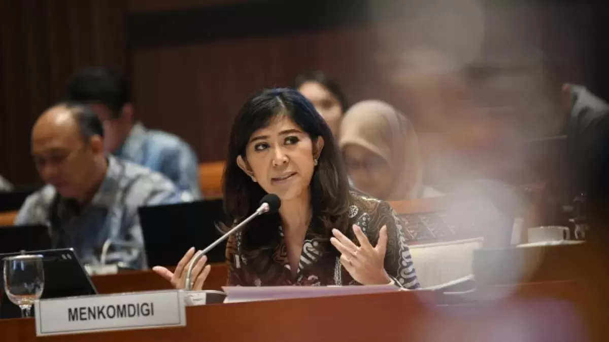 Whatsapp call berbayar, internet premium, menkomdigi