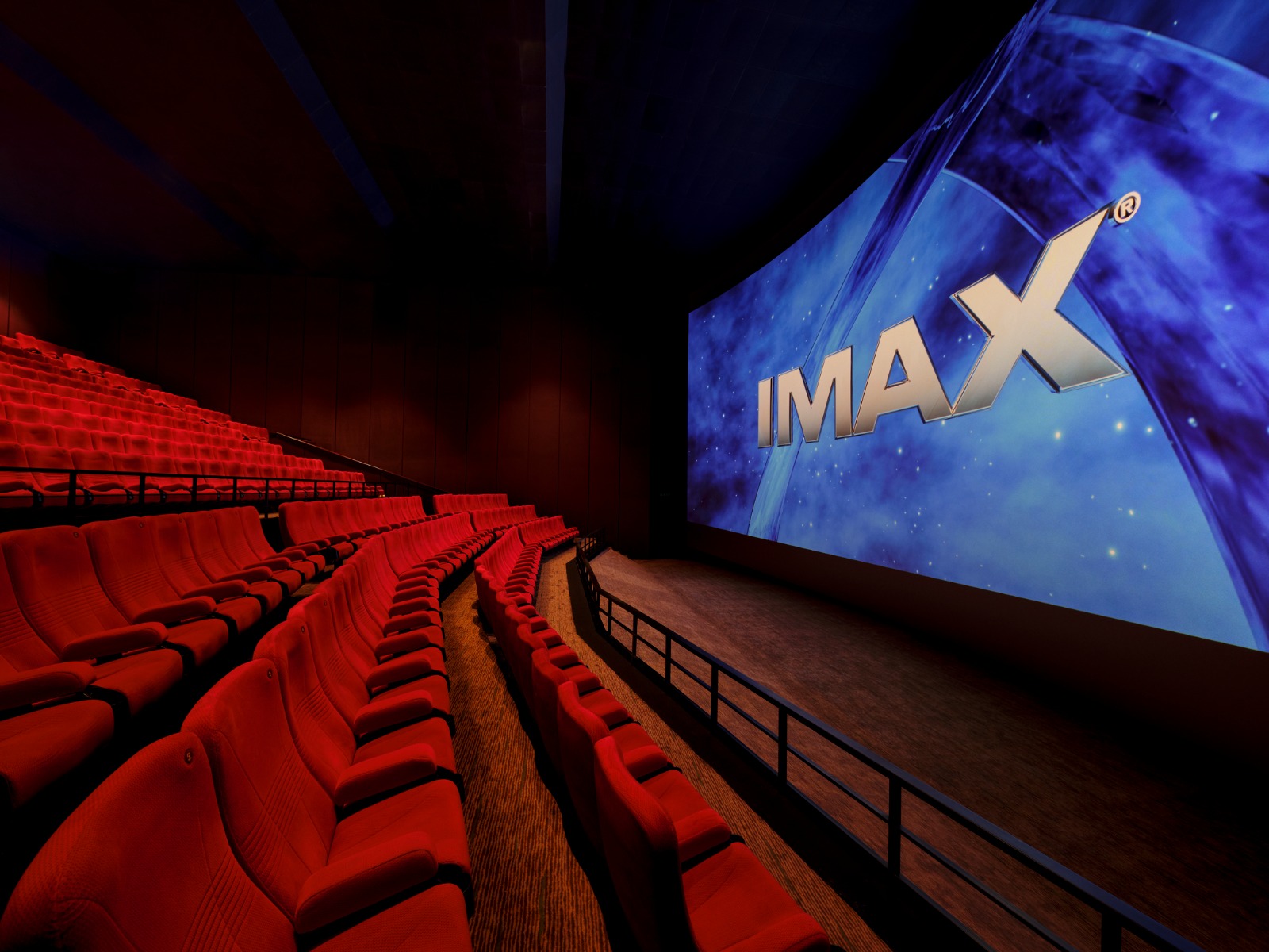 Perbedaan IMAX dan bioskop layar biasa