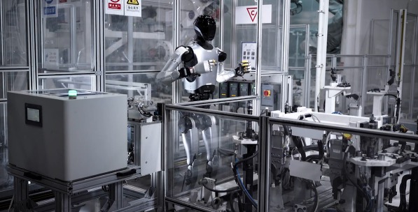 pabrik mobil listrik Xiaomi, robot pekerja Xiaomi, perakitan EV Xiaomi, Lu Weibing, robot CyberOne, perkembangan robot China, teknologi manufaktur AI.