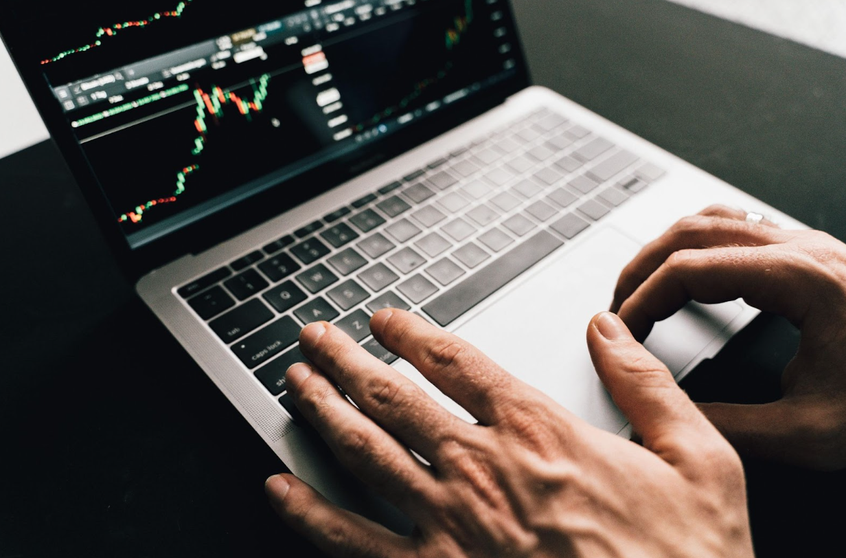 knowledge graph Indonesia, Sagara Technology, arsitektur data enterprise, manajemen pengetahuan, data silo breaker, entitas bisnis, memori institusi, AI