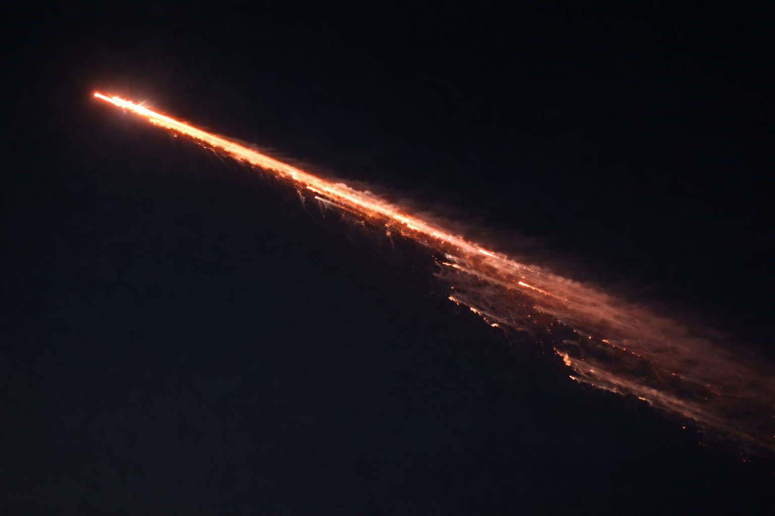 sampah antariksa, roket Tiongkok CZ-3B, rudal Iran, BRIN, Thomas Djamaluddin, fenomena astronomi.