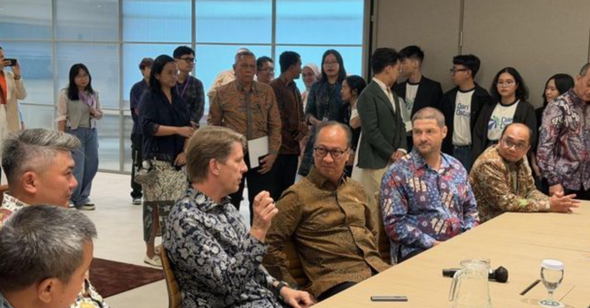 Apple Developer Academy Indonesia, Apple Developer Institute, batas usia belajar teknologi, Gordon Shukwit, pendidikan startup Apple, kursus coding.