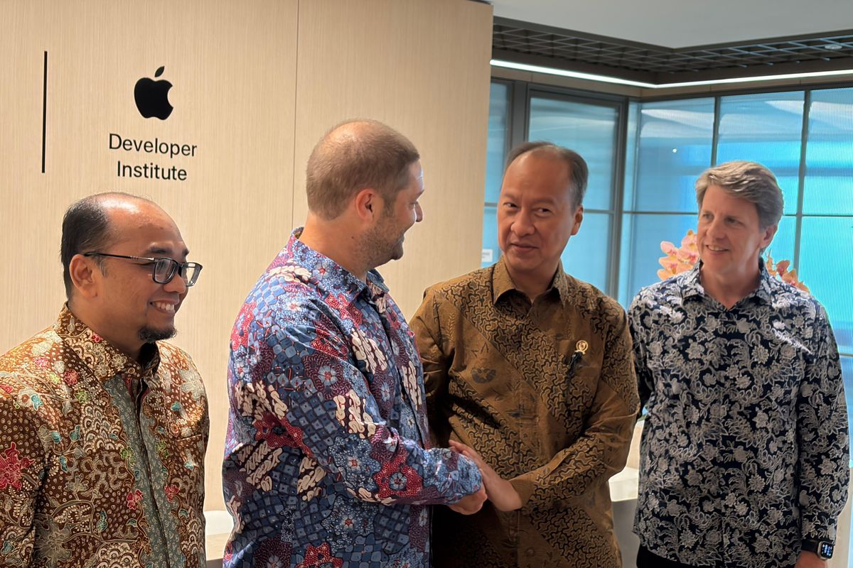 Apple Developer Institute, investasi Apple Indonesia, Agus Gumiwang, pelatihan AI Apple, Apple Academy, pengembangan game, developer operations.