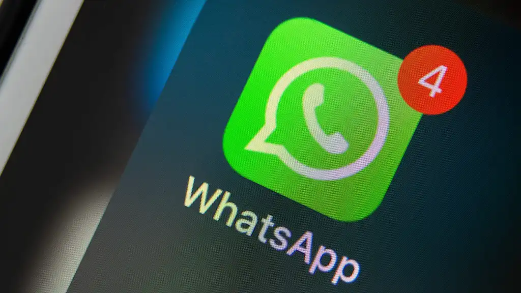 cara melihat pesan WA yang dihapus, baca chat WhatsApp dihapus, fitur delete for everyone, kembalikan pesan WA, riwayat notifikasi android, backup whatsapp.