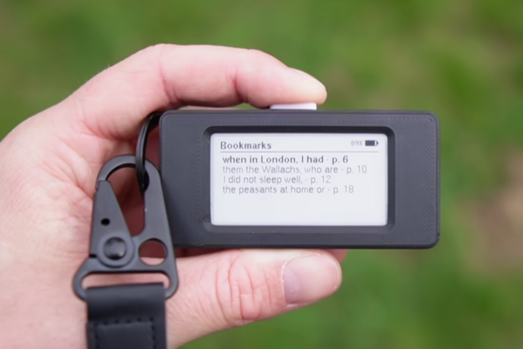 e-reader mini, e-reader rakitan, Paul Lagier YouTube, mikrokontroler ESP32, Heltec Wireless Paper, gadget unik, merakit e-reader, harga komponen e-reader.