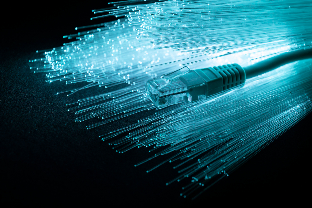 Selat Hormuz, kabel internet bawah laut, kedaulatan digital Iran, transaksi keuangan global, IRGC, Tasnim