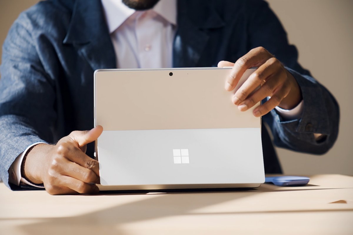 microsoft surface laptop 8, surface pro 12 for business, harga surface laptop 8, intel panther lake 18A, fitur privacy screen laptop