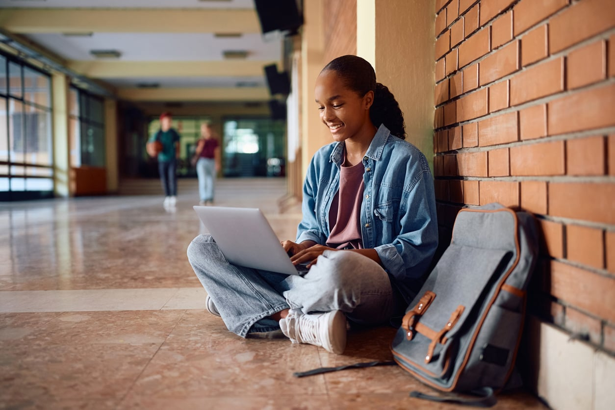 dampak AI pada mahasiswa, studi uc berkeley kecurangan AI, inflasi nilai kuliah karena AI, dampak AI di dunia kerja, aturan baru harvard princeton AI.
